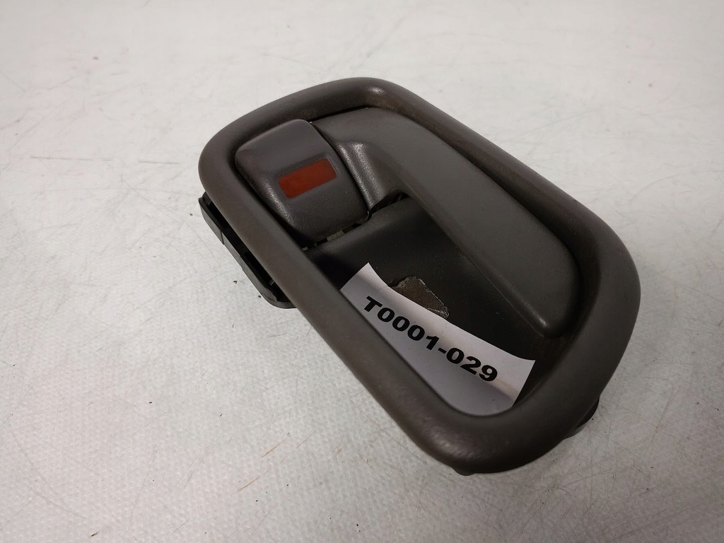 фото №4, Ручка внутренняя правая передняя toyota avensis 1