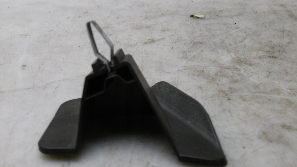 фото №5, Audi r8 420 06- защита обивка стойка 420867288b