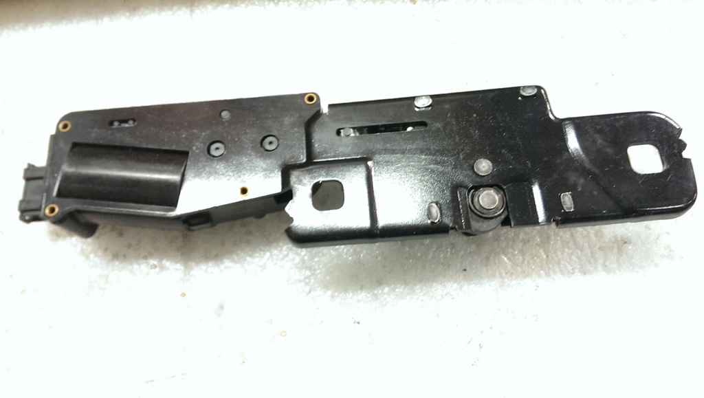 фото №5, Замок доводчик кришки багажника audi a8 4h0827383a