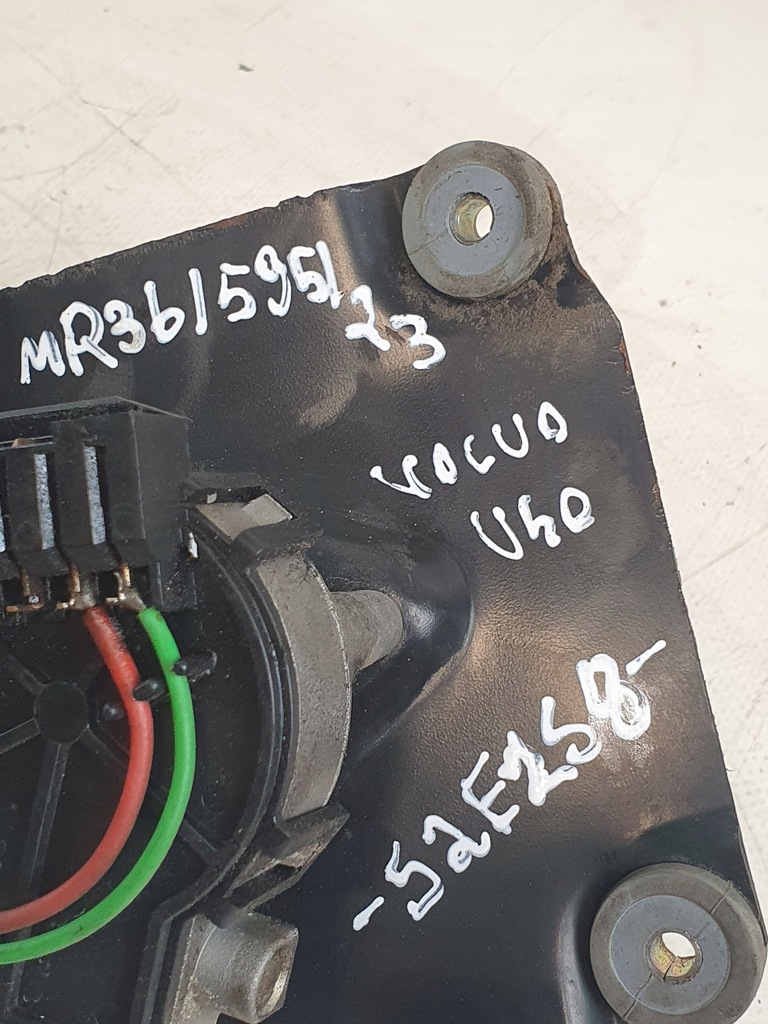 фото №8, Двигун двірник перед оригінальний номер 0390241114 volvo s40 i 96r.