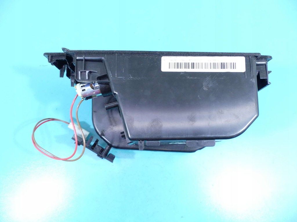 фото №8, Зарядное устройство индукционная телефона bmw 7 g11