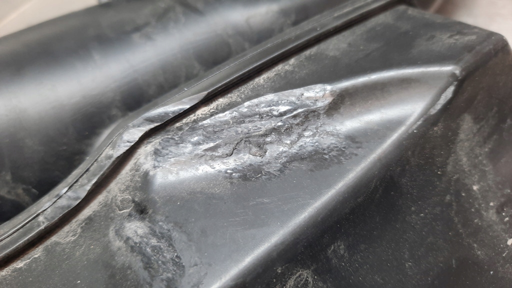 фото №8, Труба воздуха 31274766 volvo v70 iii s80 ii xc70 ii 2.4 d5