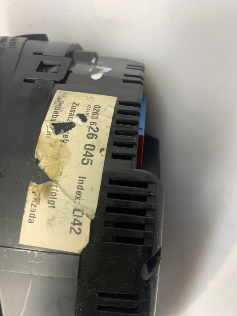 фото №6, Счетчик приборная панель 8e0920900m vag