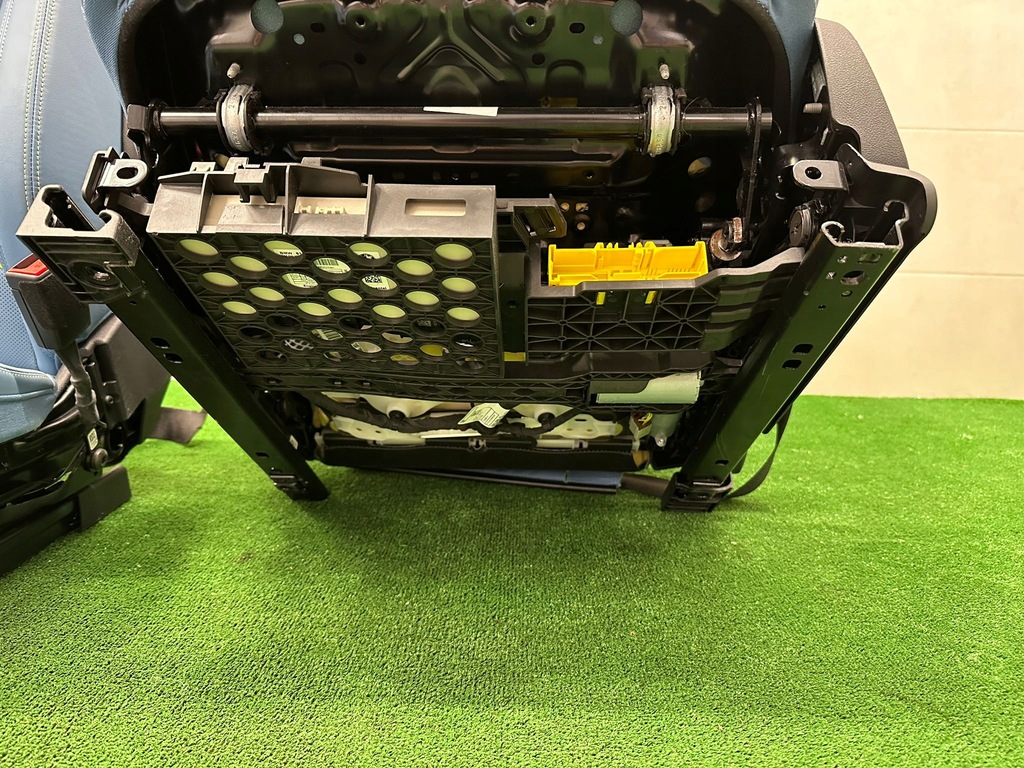 фото №5, Bmw m3 g80 середина обивка сиденья туннель заднее сиденье обшивки