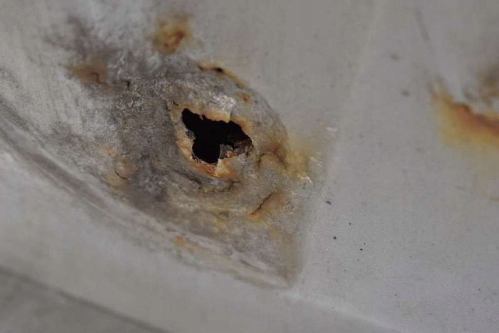 фото №8, Крышка багажника багажника задняя задняя серебристая hyundai tucson 1 i 04-10