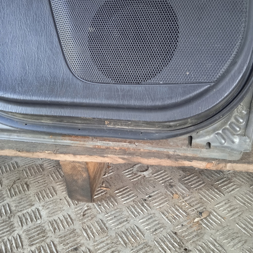 фото №5, Toyota corolla e12 ix дверь левый задняя