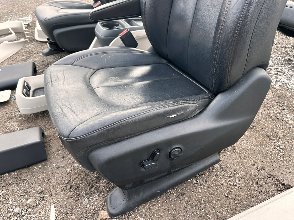 фото №10, Сидіння сидіння салон заднє сидіння спинка обшивки комплект chrysler pacifica 2017+