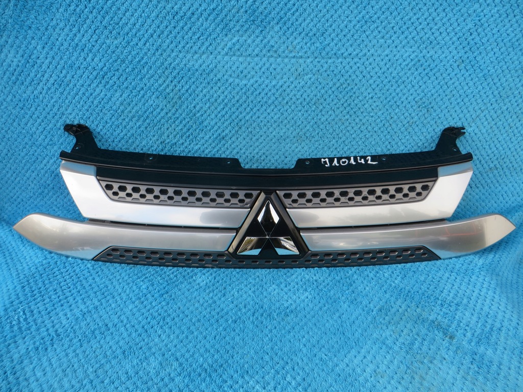 фото №1, Outlander 3 iii lift 2018- решётка радиатора оригинал