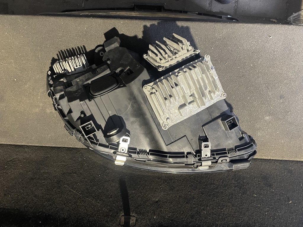 фото №7, Mercedes w205 c-klasa led лампа перед передняя левая europa