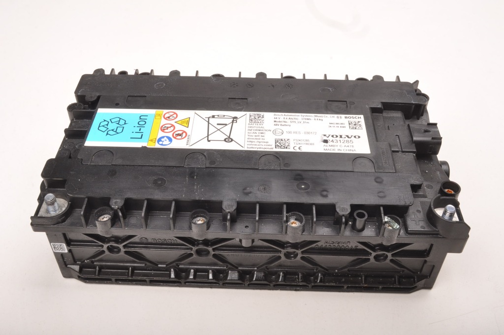 Купити Volvo xc40 акумулятор 32431285