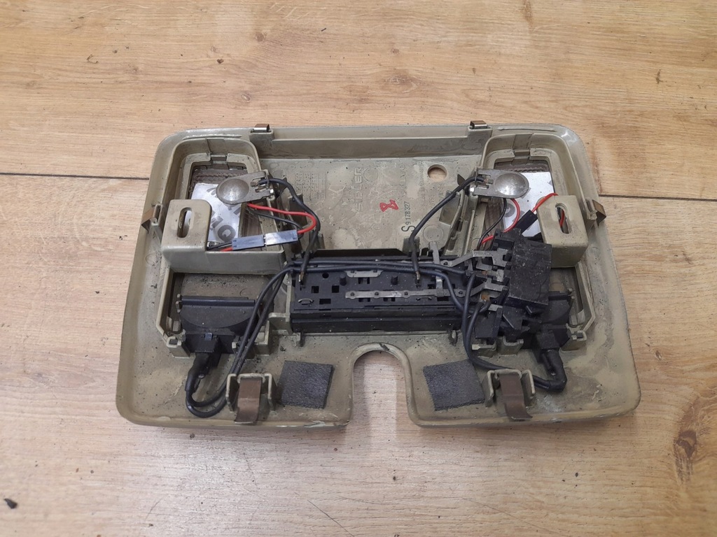 фото №2, Лампа освещение салона volvo 850