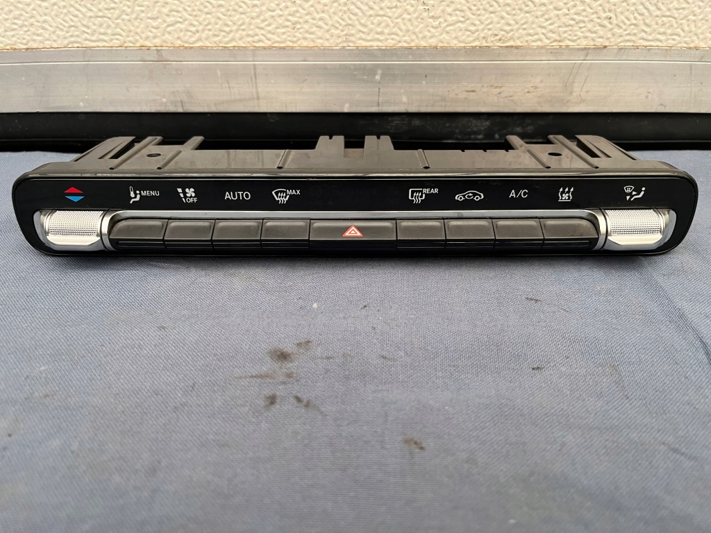 фото №1, Mercedes w247 w177 панель обдув кондиционера