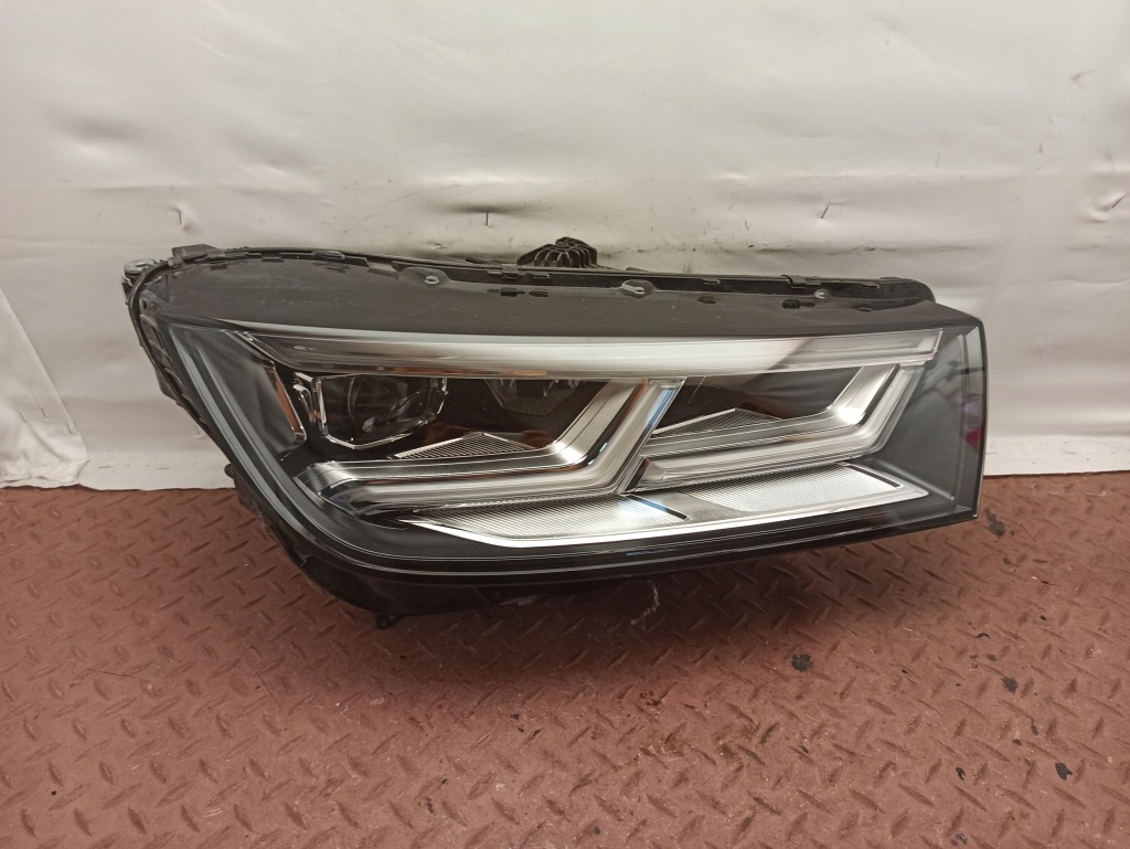 Audi q5 80a full led nie-klejona демонтаж європа гарний стан фара правий Зі Шроту