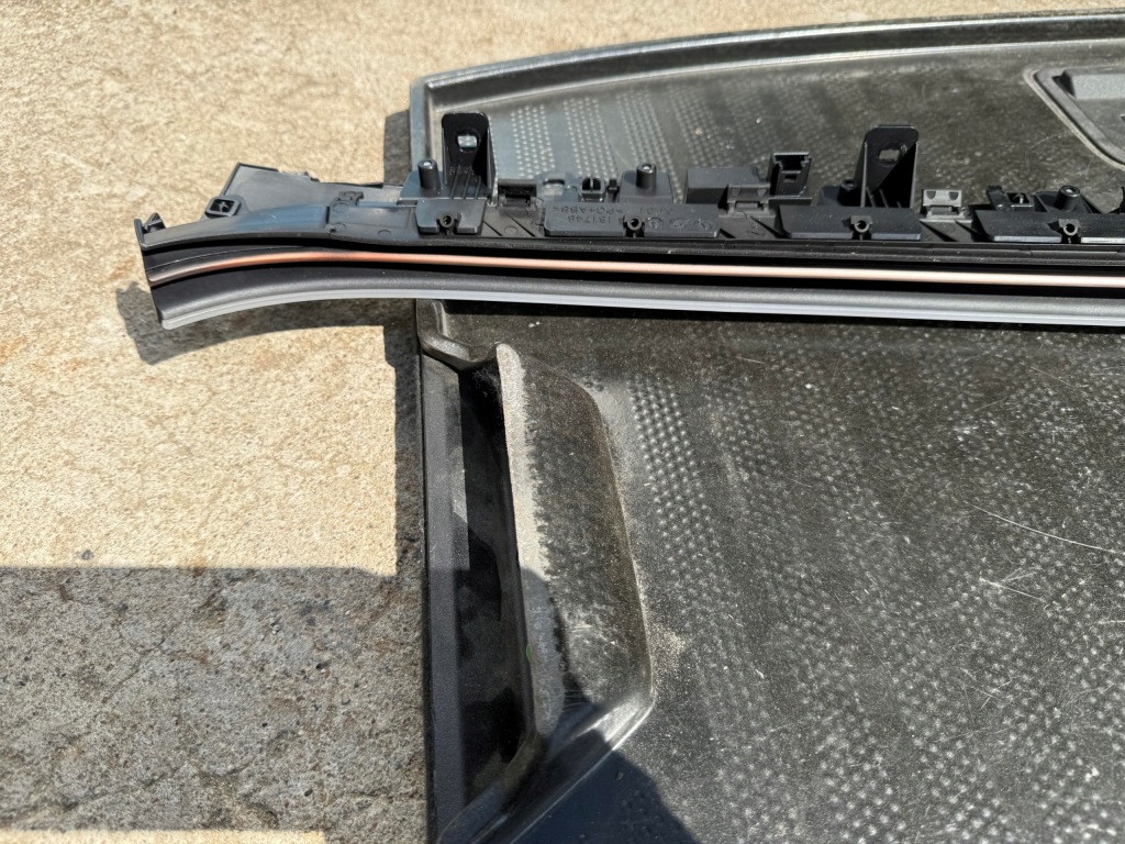 Купити Насадка повітряна mercedes-benz eqe v295 2022 центральний a2979008609