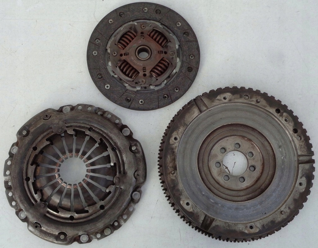 фото №1, Dacia logan van 1.5 зчеплення притиск колесо маховик