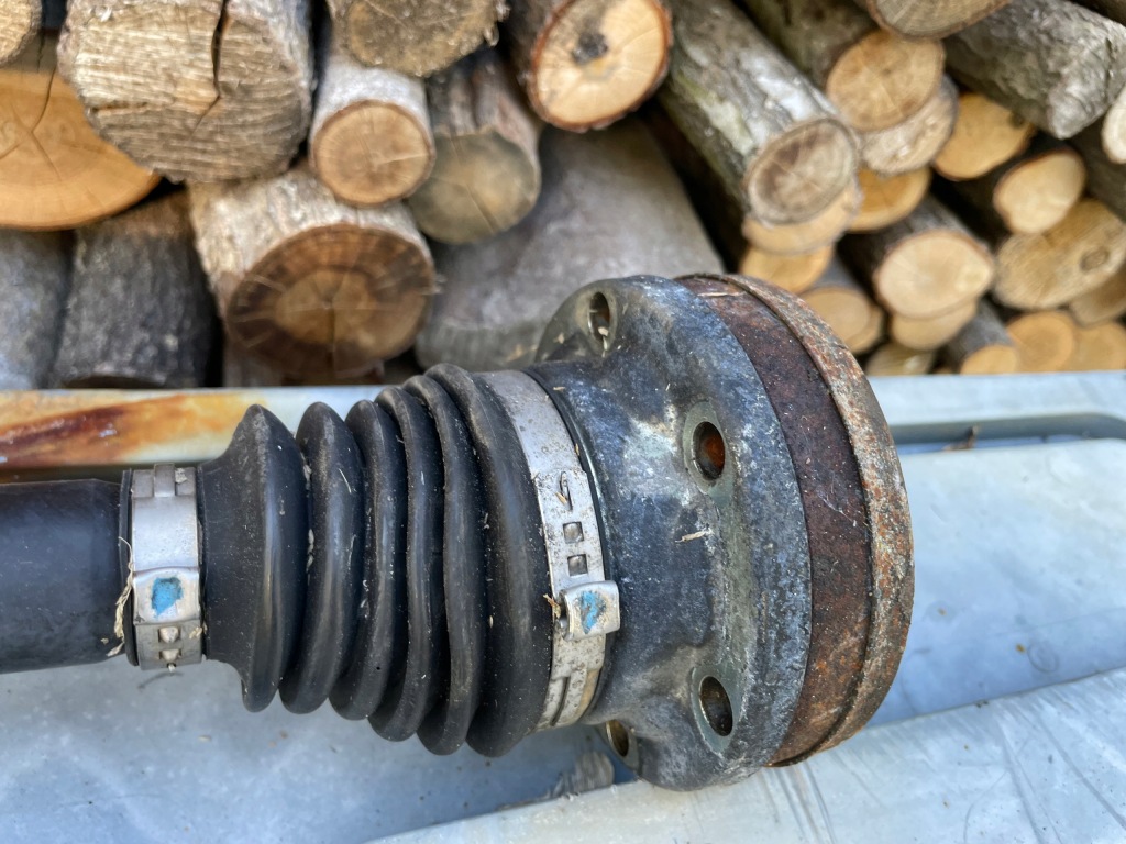 Привідний вал ліве правий задні a6 c7 q5 8r0 оригінал Київ