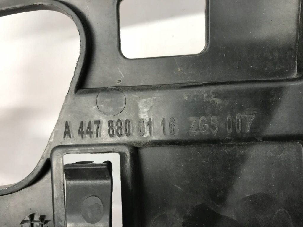 Купить Кронштейн направляющая правый перед mercedes vito v-klasa 447 2014- перед a4478800116