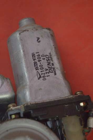 Подъемник стекло левый перед eu 85720-97201 daihatsu sirion 1 i lift 01-04 в Украине