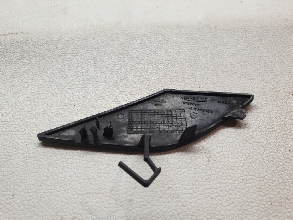 фото №8, Peugeot 308 iii t10 p5 21- заглушка na hak w бампер перед 9837864980