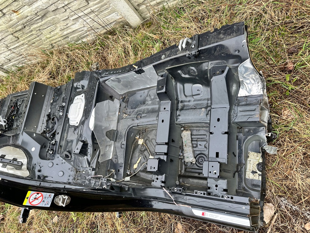 фото №5, Q7 sq7 4m крила правий задній поріг блок двигуна середній чорний ly9z