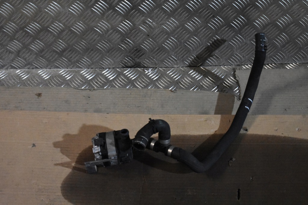 фото №1, Kpl. магистраль wody помпа porsche 982 718 1