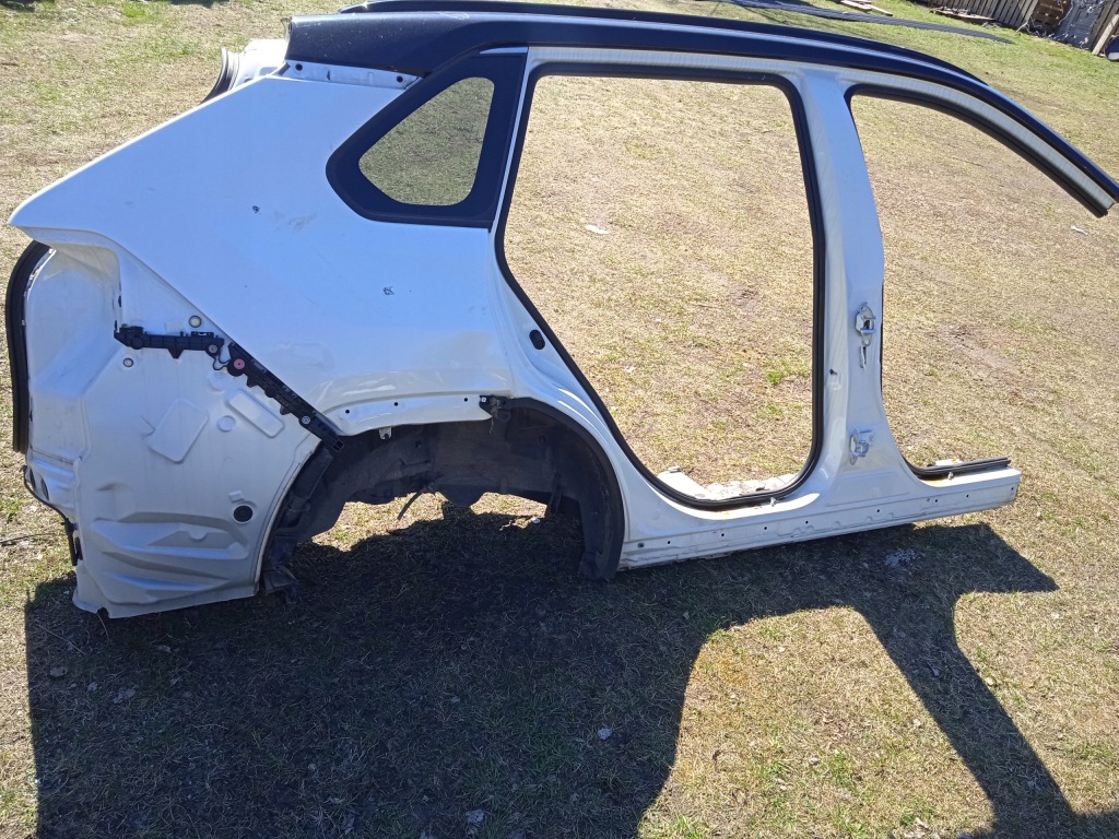 фото №1, Toyota rav4 v четверть крылья обрезанный разные цвета