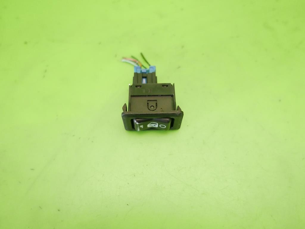 фото №1, Переключатель блокировка замка дверь mitsubishi carisma