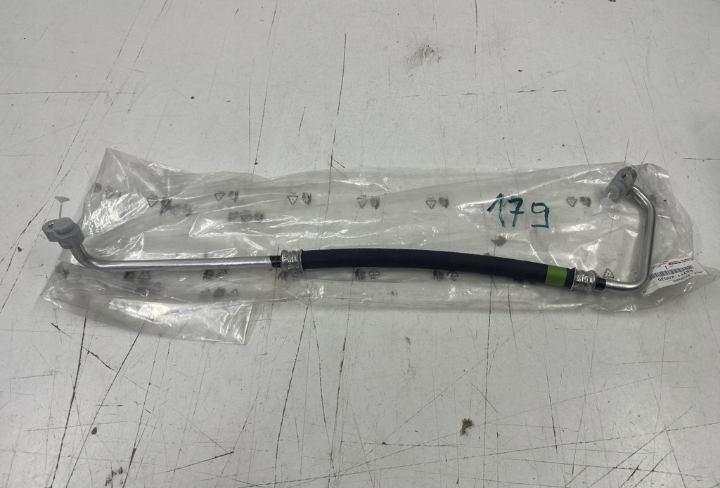 фото №1, Трубка труба шланг wąż кондиціонера toyota yaris iv 4 p21 cross nowa oryg