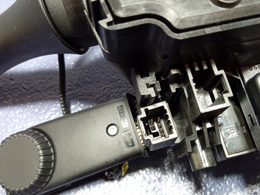 фото №6, Renault clio v 19- перемикач комбінований стрічка 255674797r