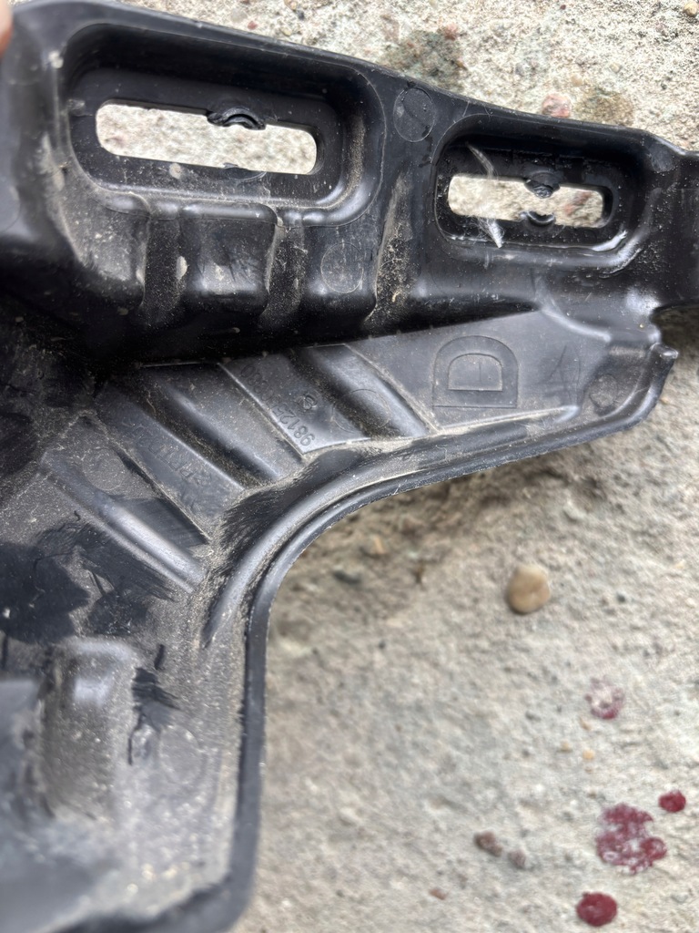 фото №12, Направляющая крыло перед левый правый peugeot e 208 ii 9828362580 9828361980