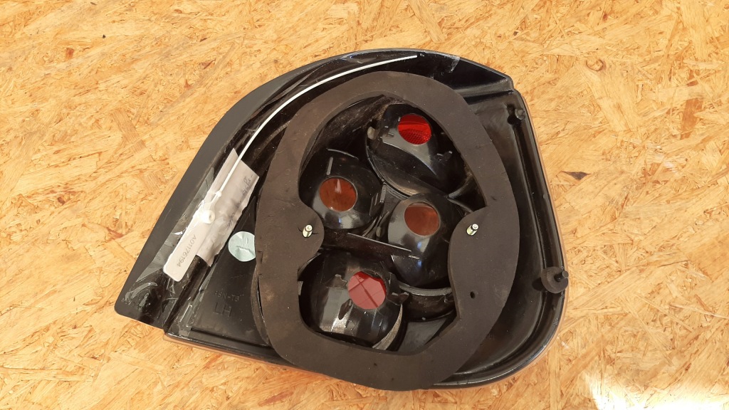 фото №9, Renault scenic лампа задняя задняя левая хром