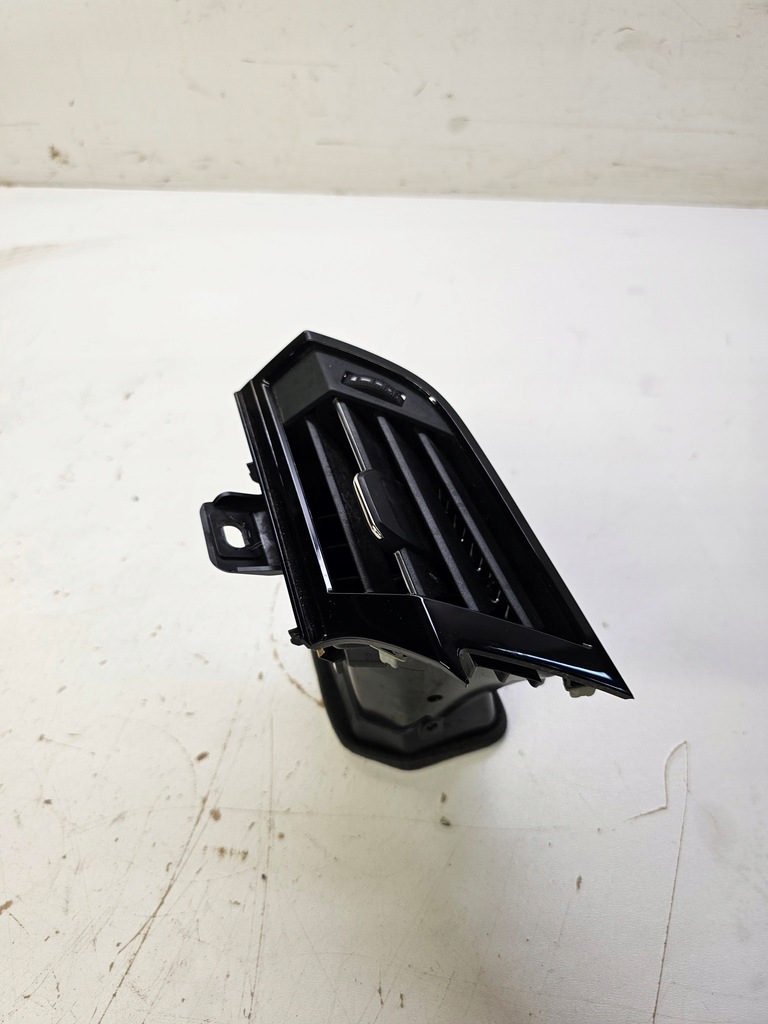 фото №5, Решётка обдув левая audi q3 f3 83b820901 6ps