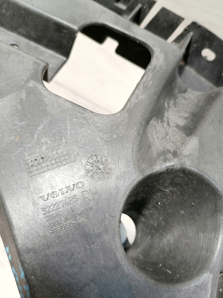 фото №9, Volvo xc40 ii направляющая бампер правый задняя 31690706