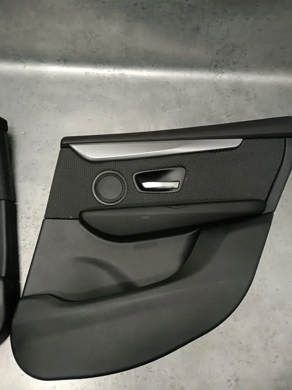 фото №3, Bmw 2 f45 обшивки двері задня