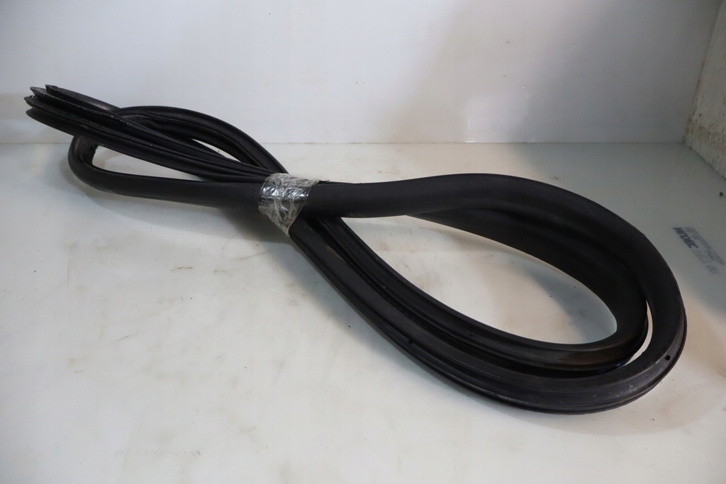 фото №3, Прокладка дверь правая передняя renault megane iv