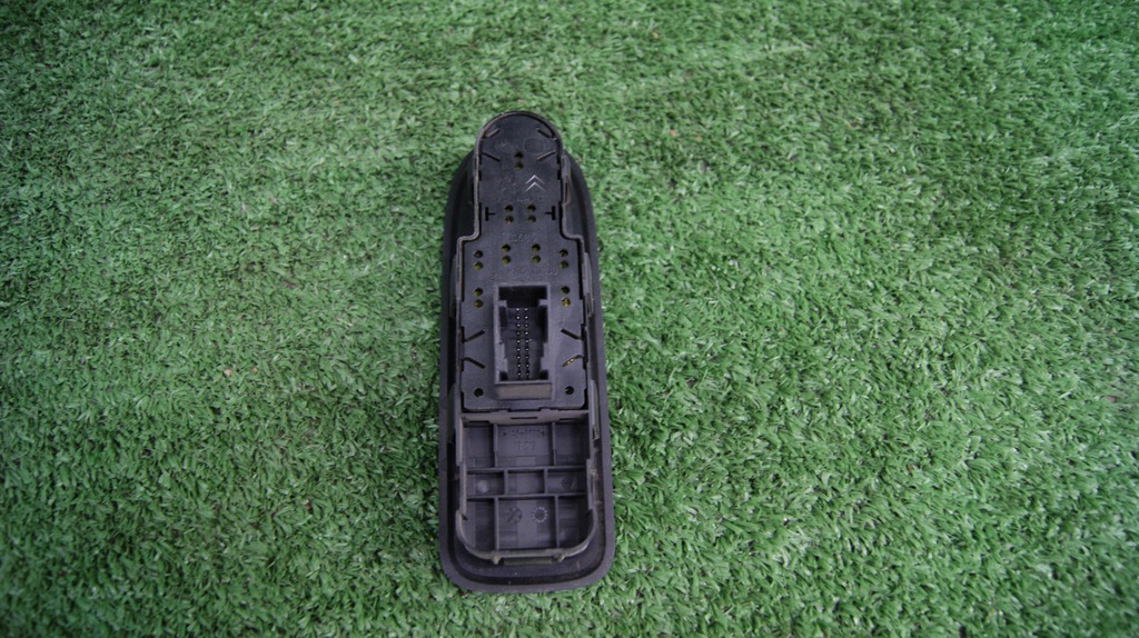 фото №7, Панель управление окон водителя peugeot 308 96565186xt