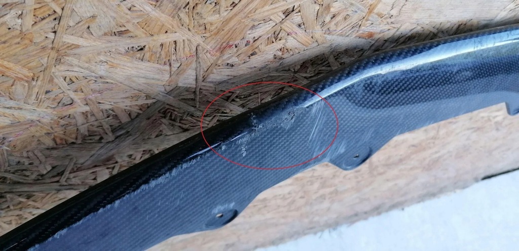 Нижня накладка бампера bentley bentayga 3sd071609 0.02l дизель 2020 Доставка