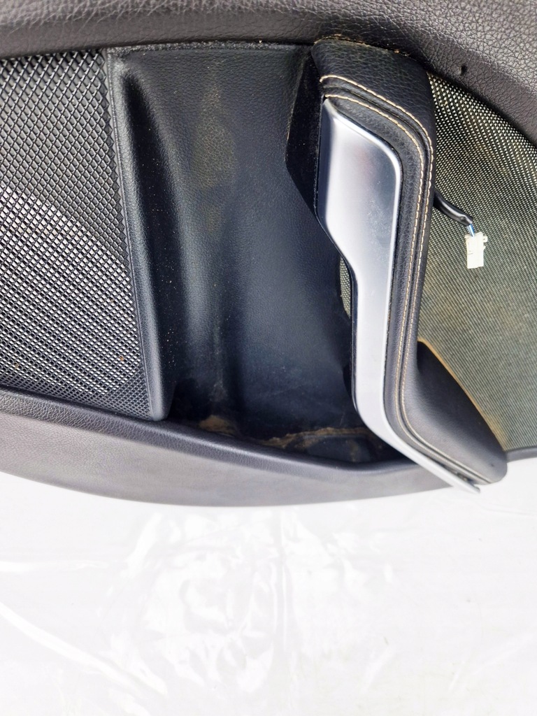 фото №8, Mercedes w176 обшивка оббивка двері правий задня mercedes w176