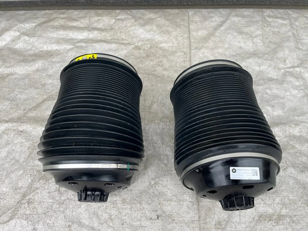 фото №1, Jeep grand cherokee wk2 пневмоподушка задний левый