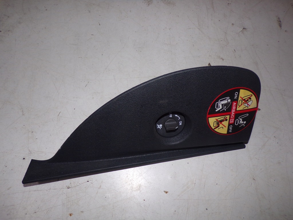 фото №1, Заглушка панели правая renault clio iii 8200407591