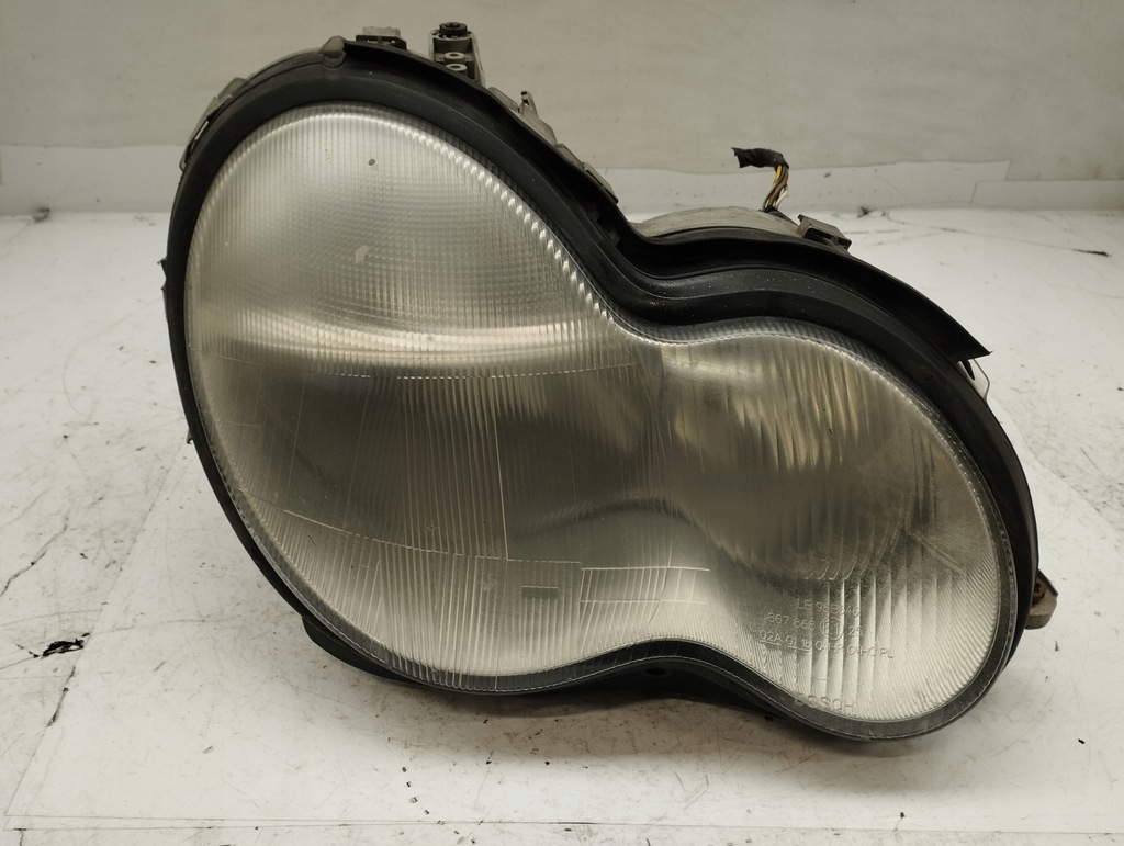 фото №10, Mercedes w203 лампа правая передняя a2038200261