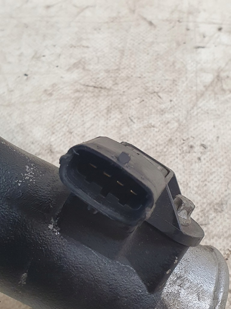 Інтеркулер оригінальний номер 13129048 opel astra h 3 2.0t в Україні