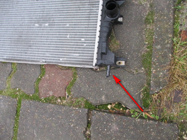 Dg938005bd радиатор воды ford mondeo mk5 2.0 tdci Оригинал