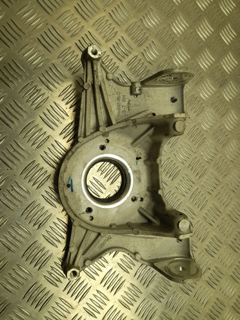 Скоба tesla model 3 2020 104437600d Цена