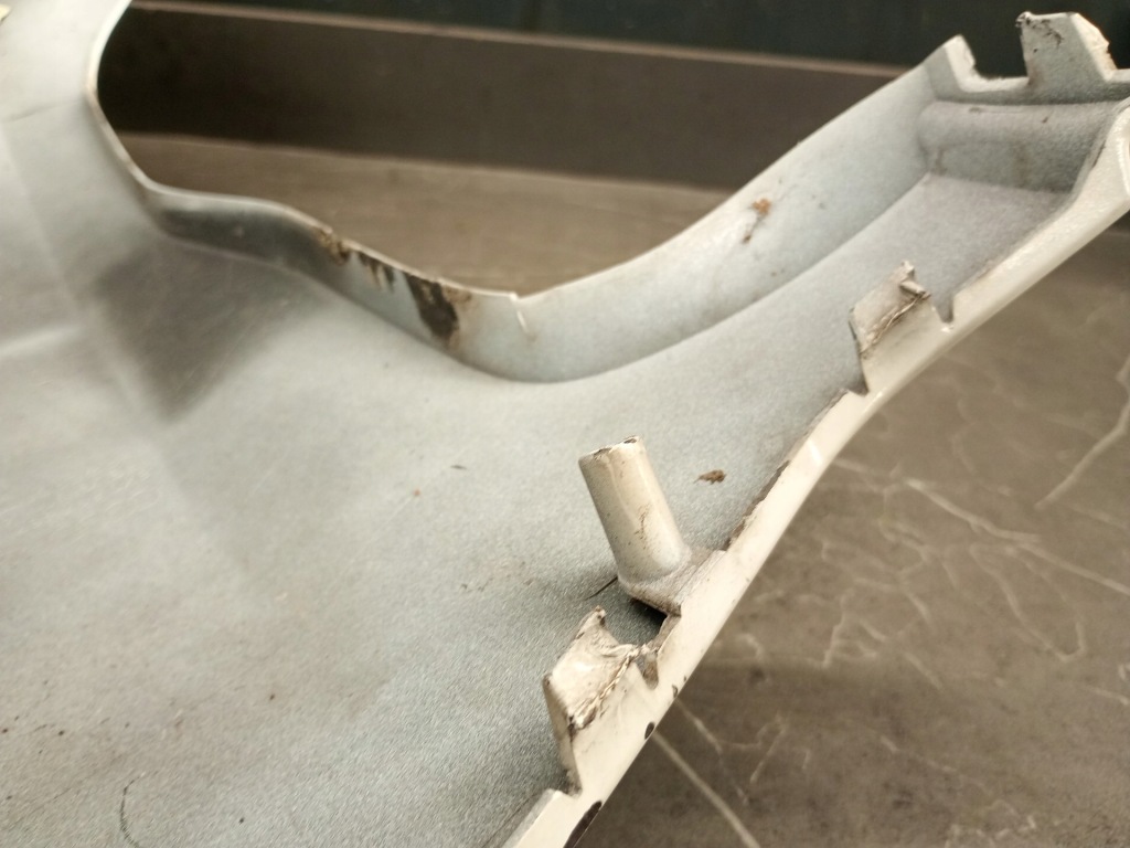 8x0807437 уголок бампера ewy перед audi a1 белый с Разборки