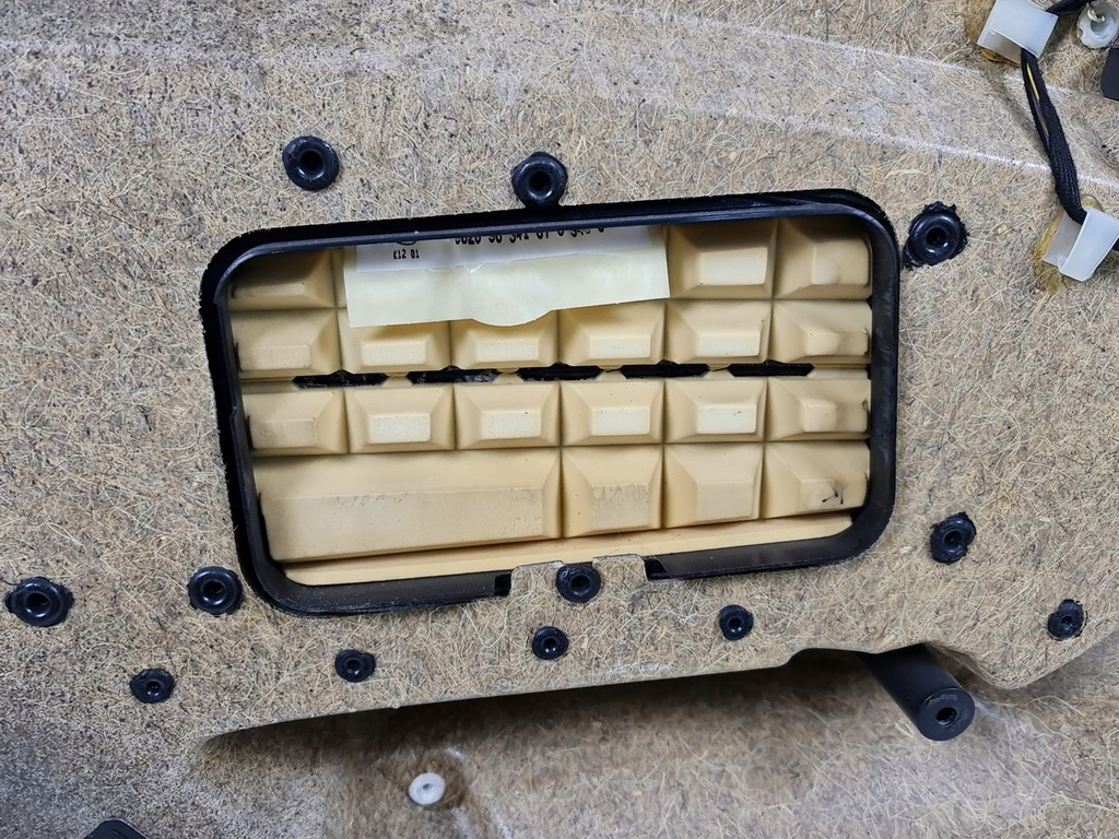 фото №8, Обшивка оббивка двері правий задня mercedes w220