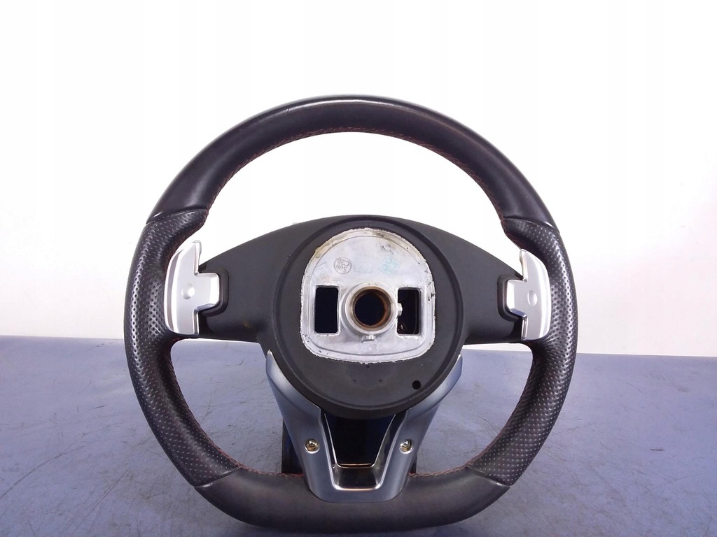 фото №4, Mercedes a w176 повітропровід amg шкіра пелюстки перемикання