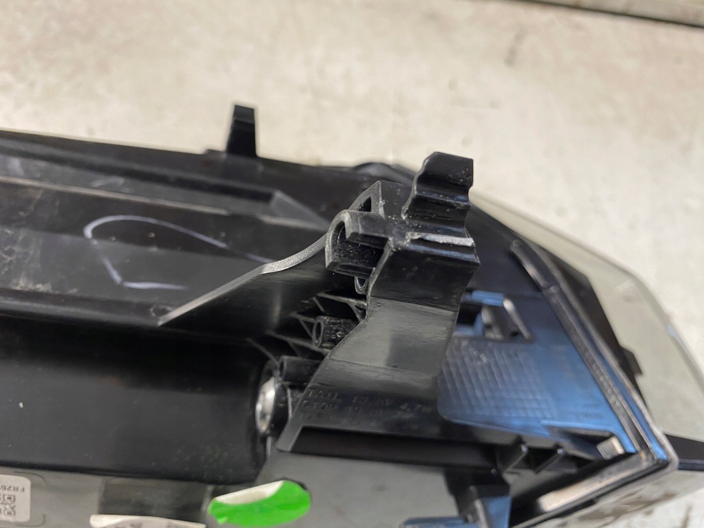 фото №9, Peugeot 2008 ii лампа led правий задня 9838190480