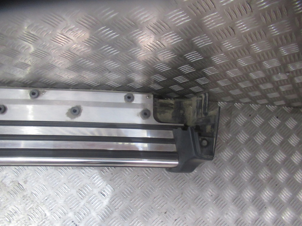 Накладка  подножка правый  левый mercedes w463/4 a4635207800 a4634912600 Цена