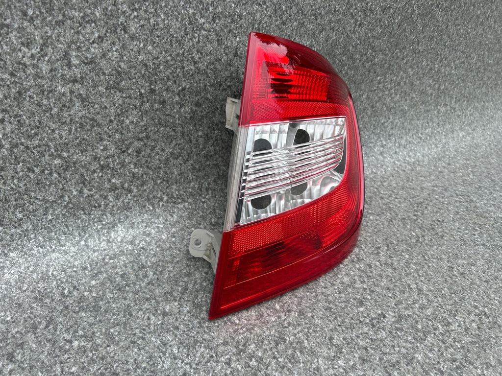 фото №2, Лампа правая задняя задняя fabia rapid 5jh945096